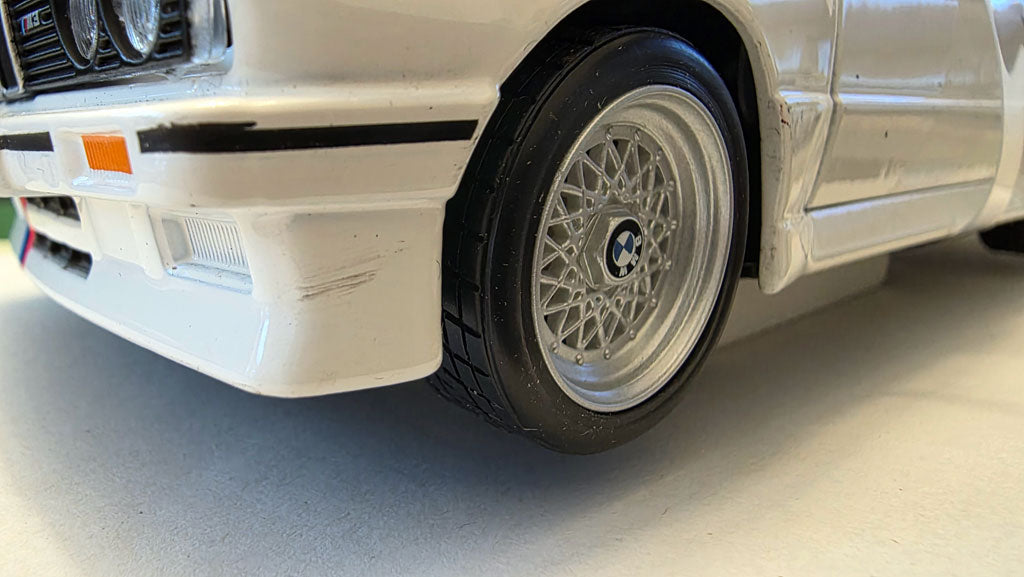 Bburago BMW 3 Series M3 E30 1988 White (1:24 Scale)