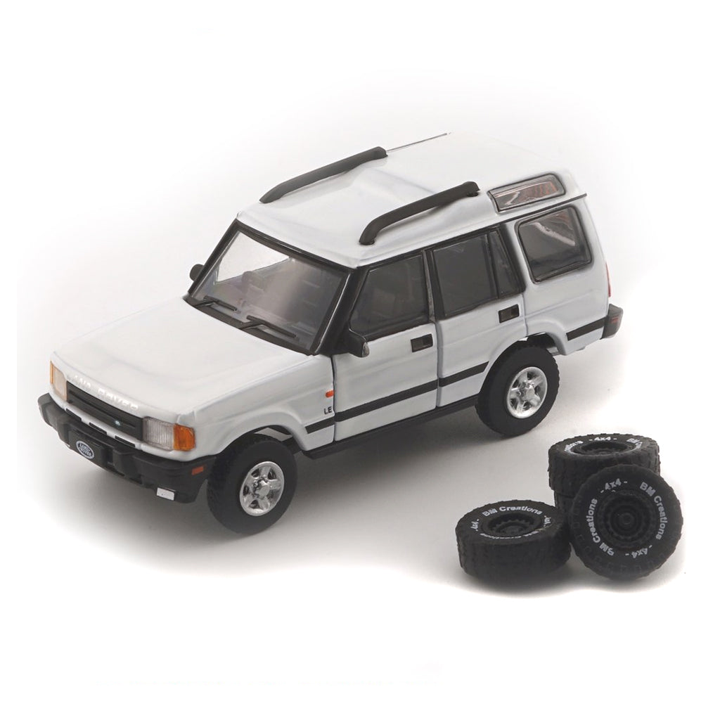 BM Creations 1998 Land Rover Discovery 1 White RHD (1:64 Scale)